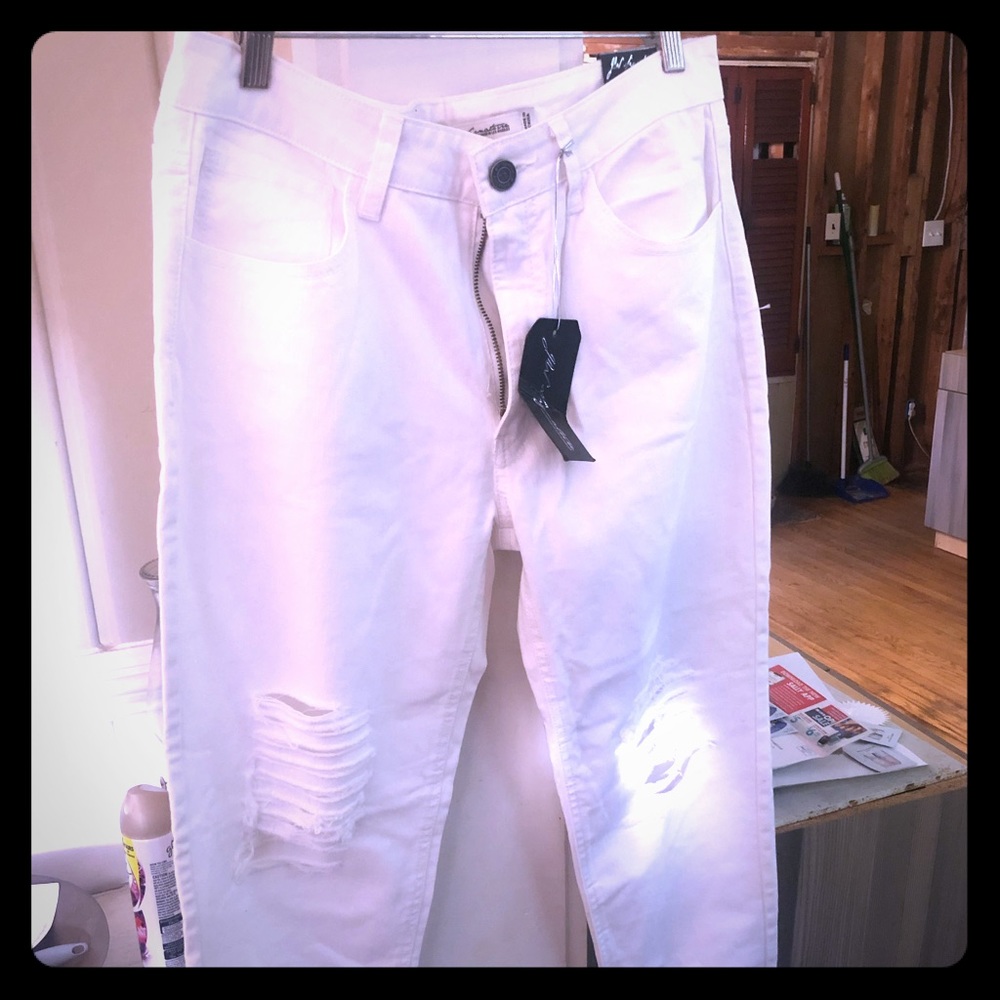 JW Signature white jeans